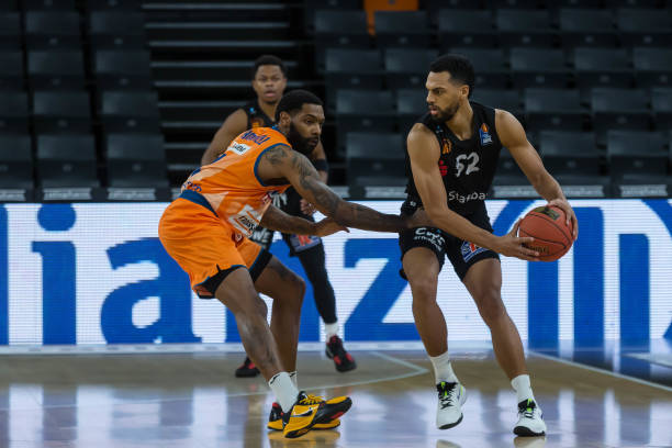 经过团队的 经过团队的