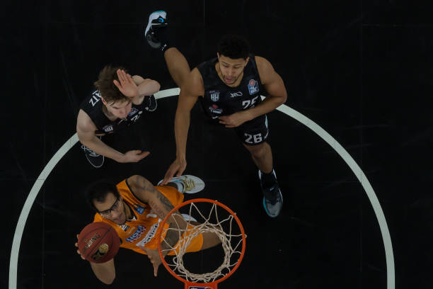 键赛程中的 键赛程中的