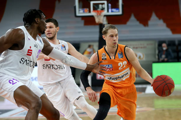 都难以全程 都难以全程